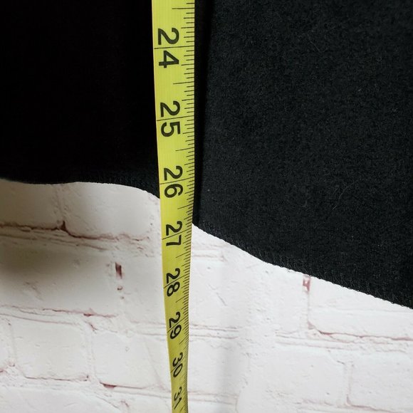 35 Degrees Below Fleece Wraparound Womens Small/Medium Black Shawl w/Pockets - Picture 9 of 9